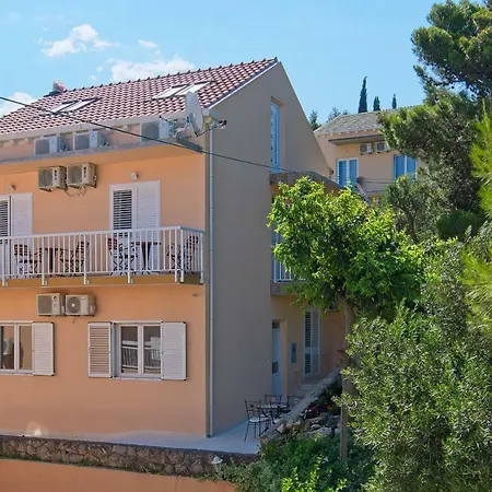 Paradiso Appartement *