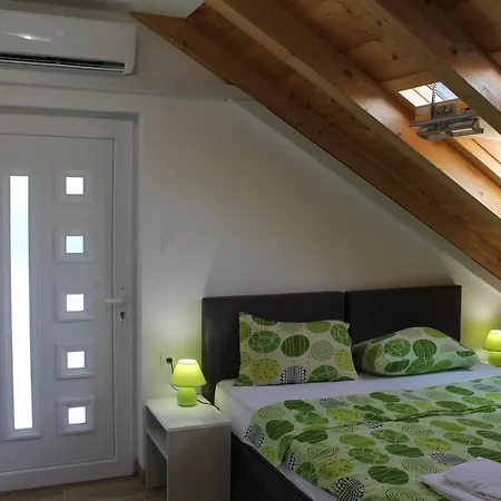Apartment Paradiso